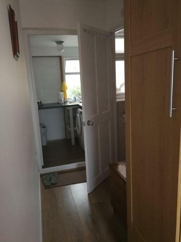 Rest Near To Heathrow Airport Homestay Ashford (Surrey)
